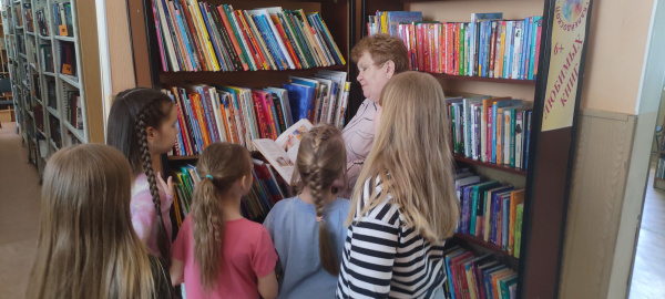 «Тайны книжных полок» Библиотечная экскурсия